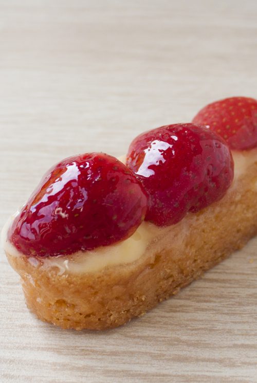Mini slofje met aardbei