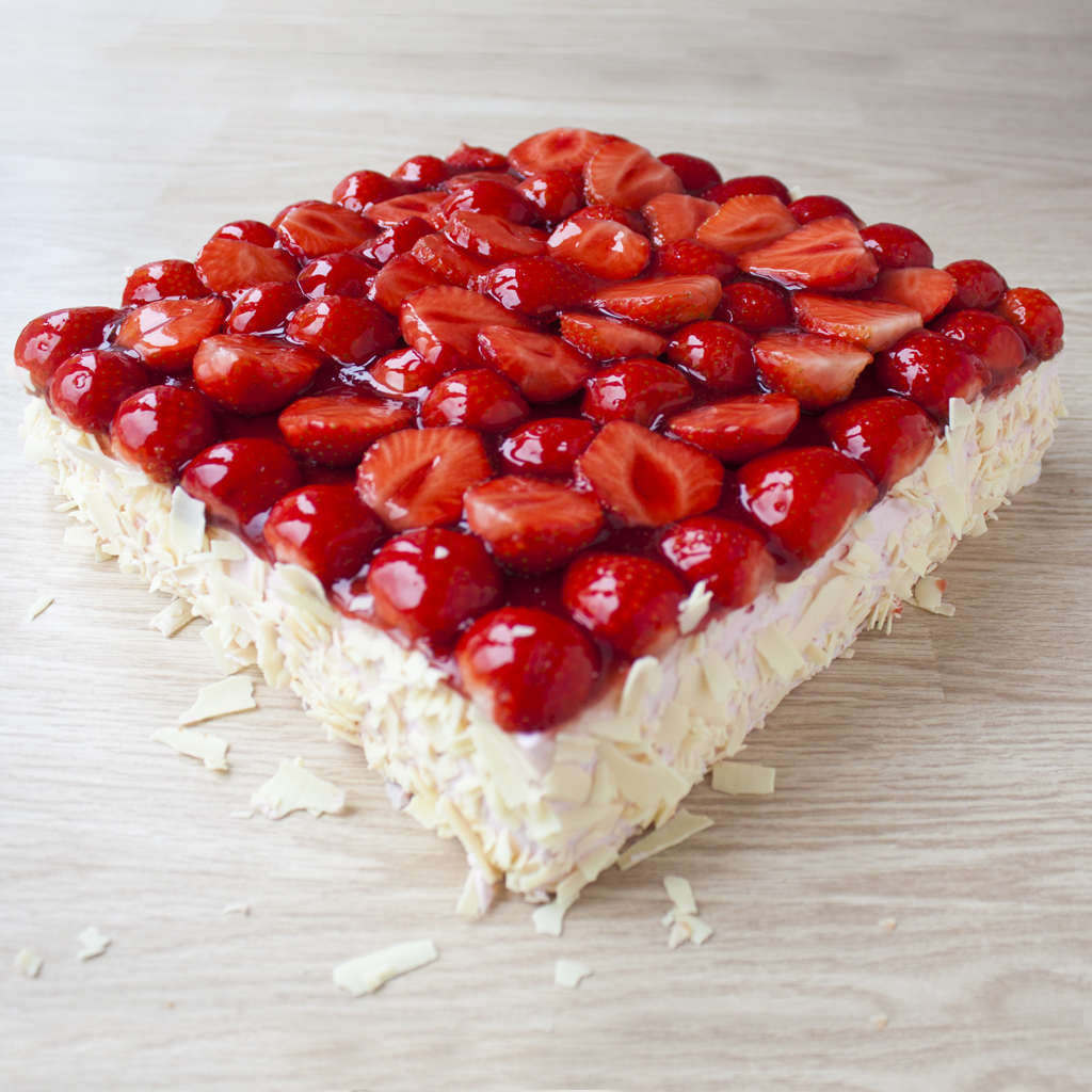 Verse aardbeien taart Echte Bakker Steehouder