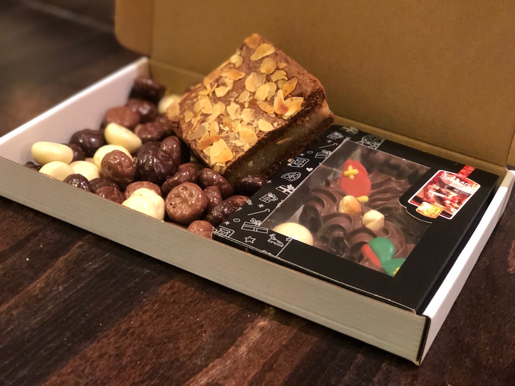Sinterklaas-pakket-Verzenddoos-A Sinterklaas-pakket-Verzenddoos-A